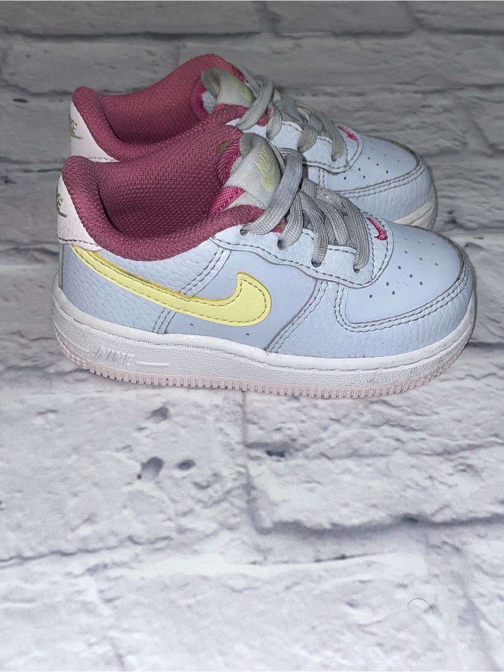 NIKE AIR FORCE ONE TD 'GREY CITRON FUCHSIA'. SIZE 6